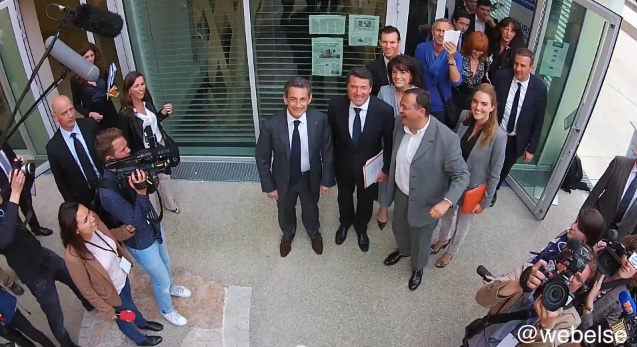 Premier dronie avec un président de la république